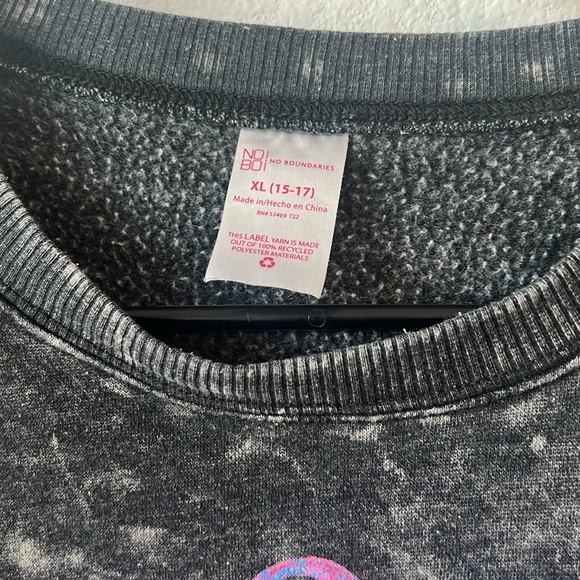 No Boundaries Graphic Sweatshirt/Crewneck - Womens XL - Picture 5 of 7